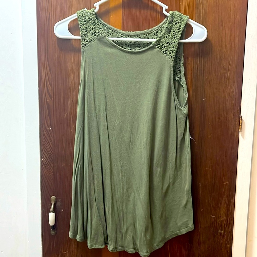 Old Navy crochet tank